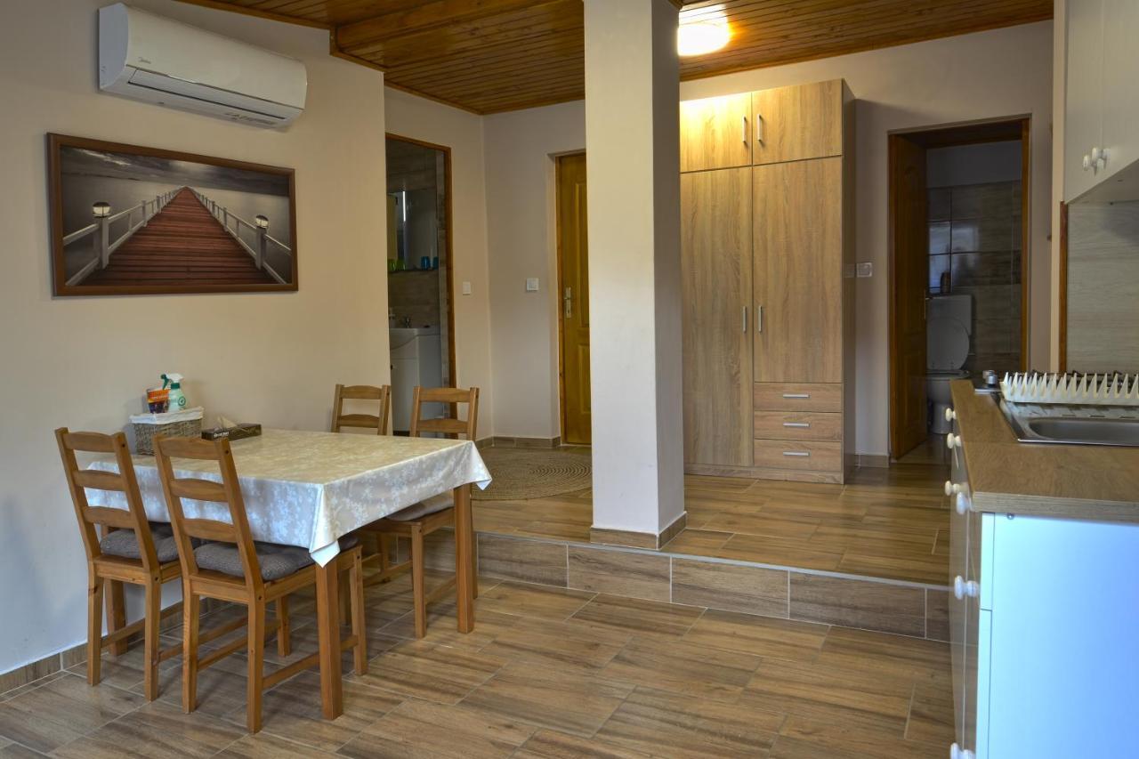 Demetrovics Udvarhaz Eğri Dış mekan fotoğraf